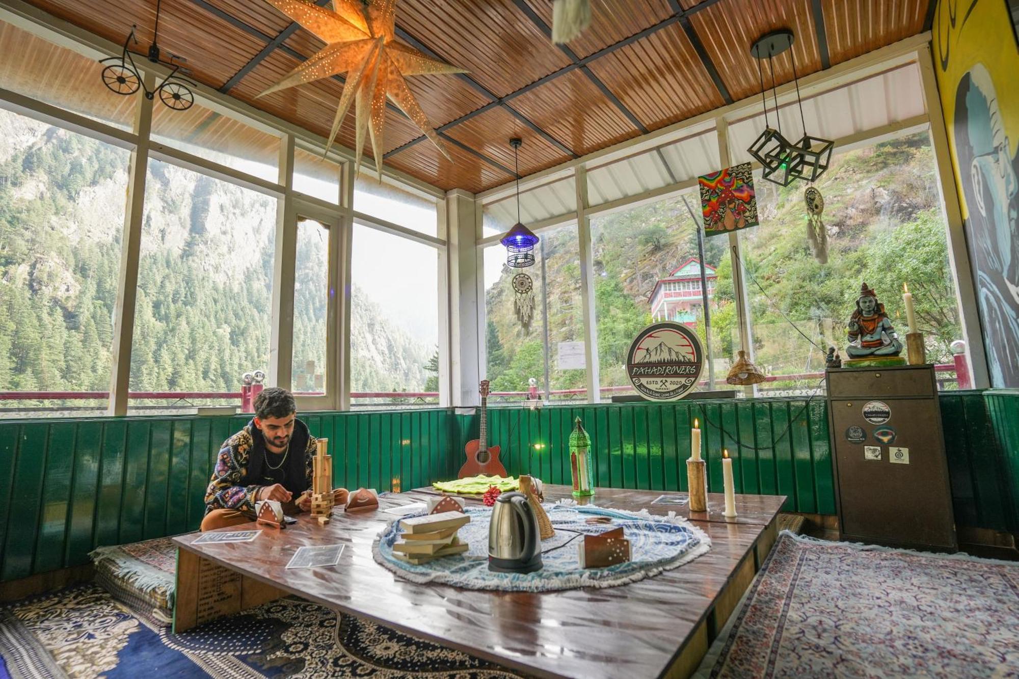 Pahadirovers Homestay & Cafe Kasol Εξωτερικό φωτογραφία